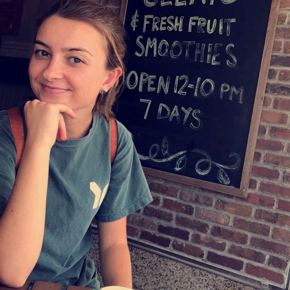 Meet your Posher, Sarah - Picture 1 of 1